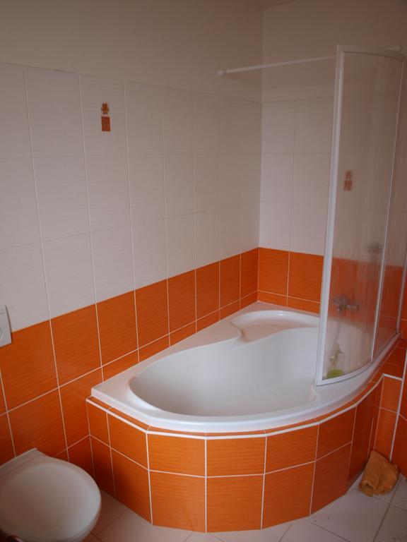 Apartmany Zlosin Velke Losiny Bagian luar foto